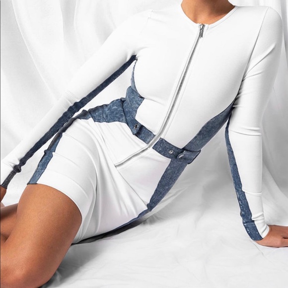 NWT LONG SLEEVE DENIM AND WHITE DRESS - Picture 2 of 2